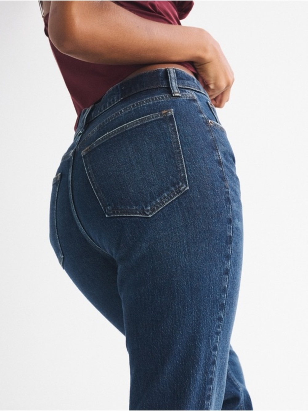 NWT’s Abercrombie Curve Love Ultra High Rise 90s Straight Jean - Picture 2 of 9